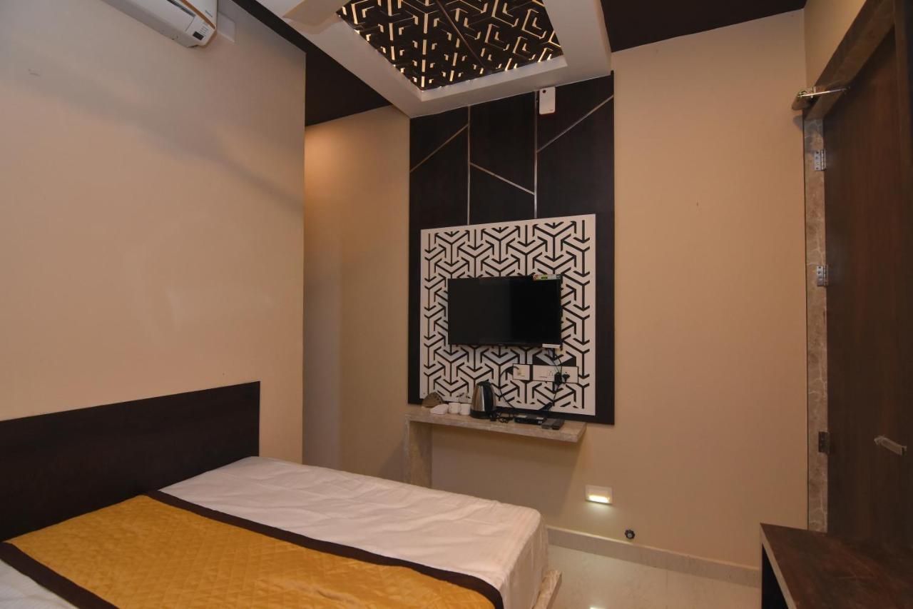 Hotel Atlantis Kumbakonam Esterno foto